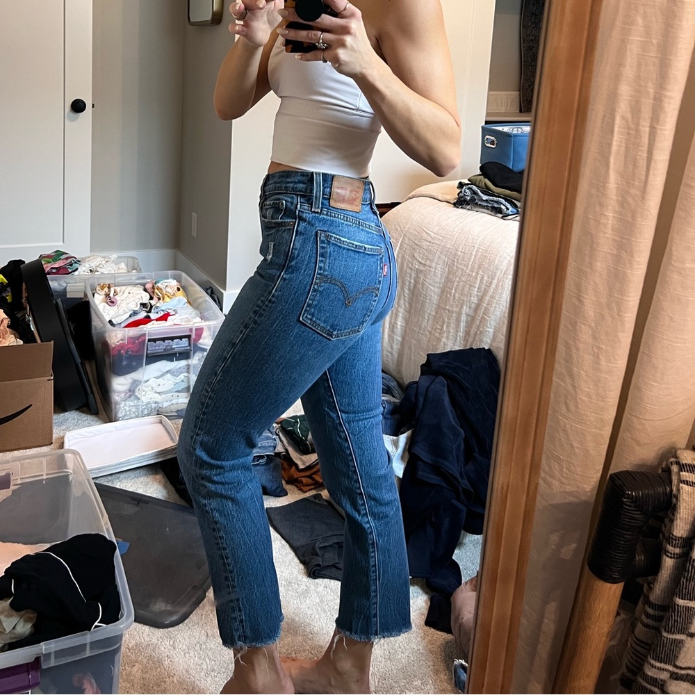Levis